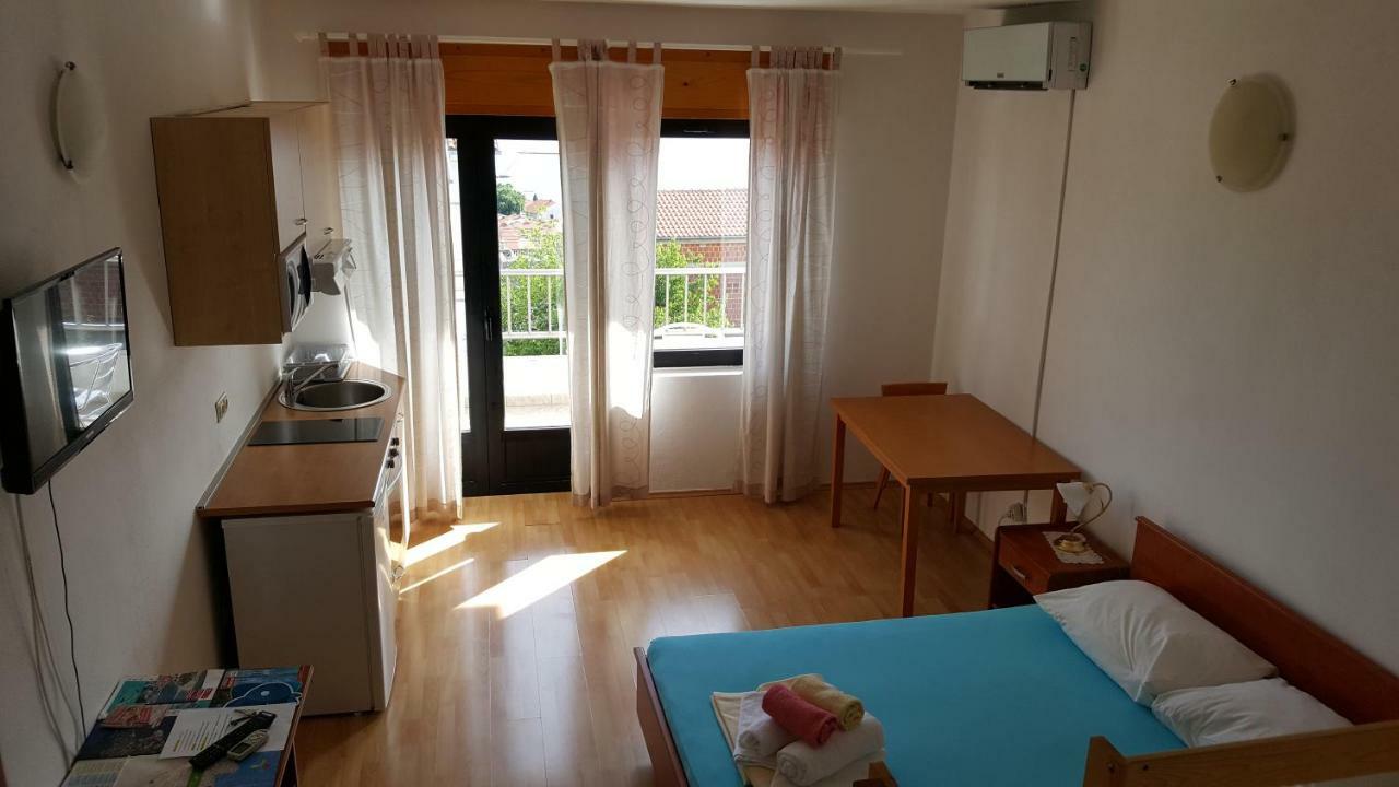 Adriatic Apartment *